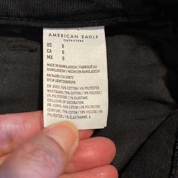 American Eagle Outfitters Cross Front Mom Short Black Denim Distress NWT 2021-8 - Picture 9 of 11